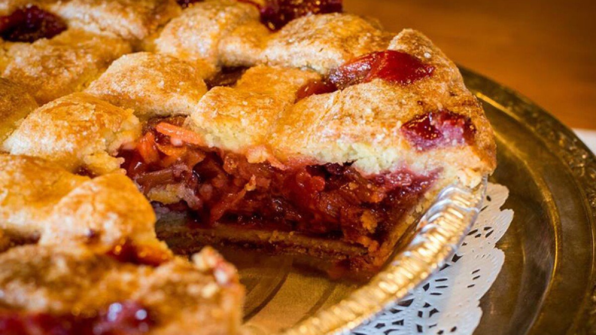 Betty's Pie Whole Saloon