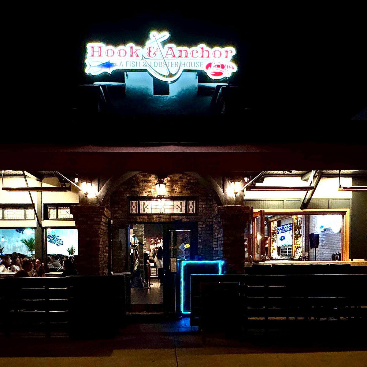 Hook & Anchor restaurant in Newport Beach, United States