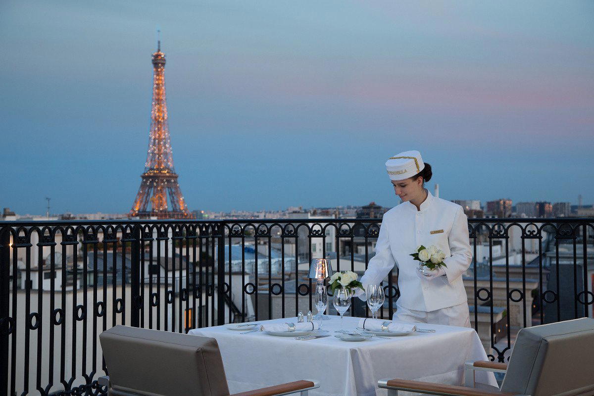 Peninsula, Paris, France