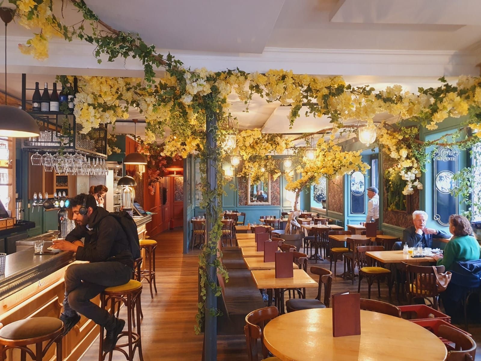 Le Café Serpente