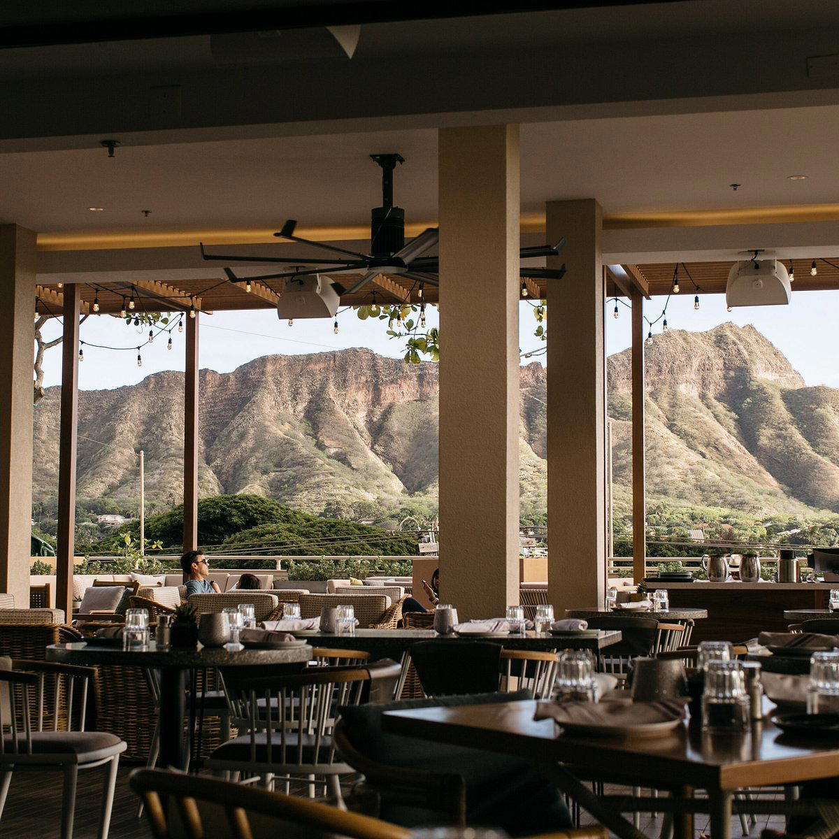 Deck. restaurant in Honolulu, United States