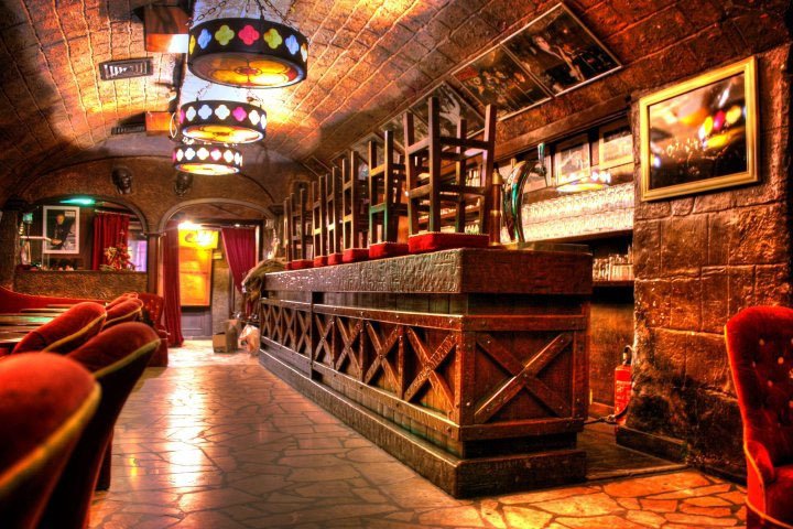 Caveau de la Huchette, Restaurant in Paris