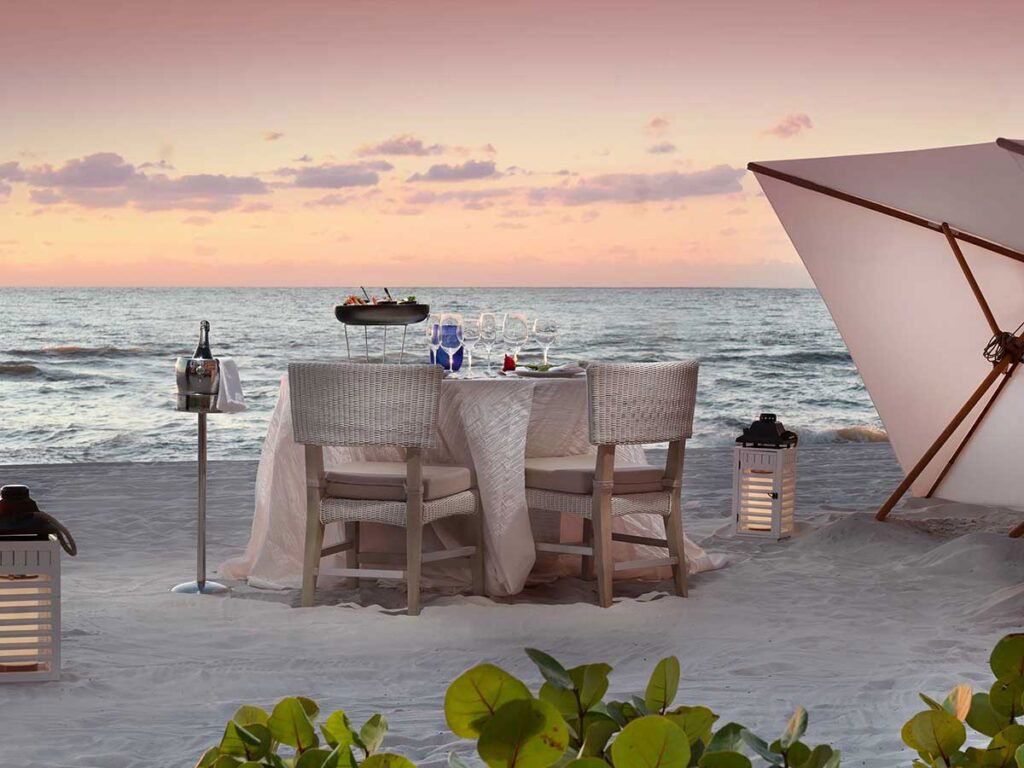 BALEEN Naples, Restaurant in Naples