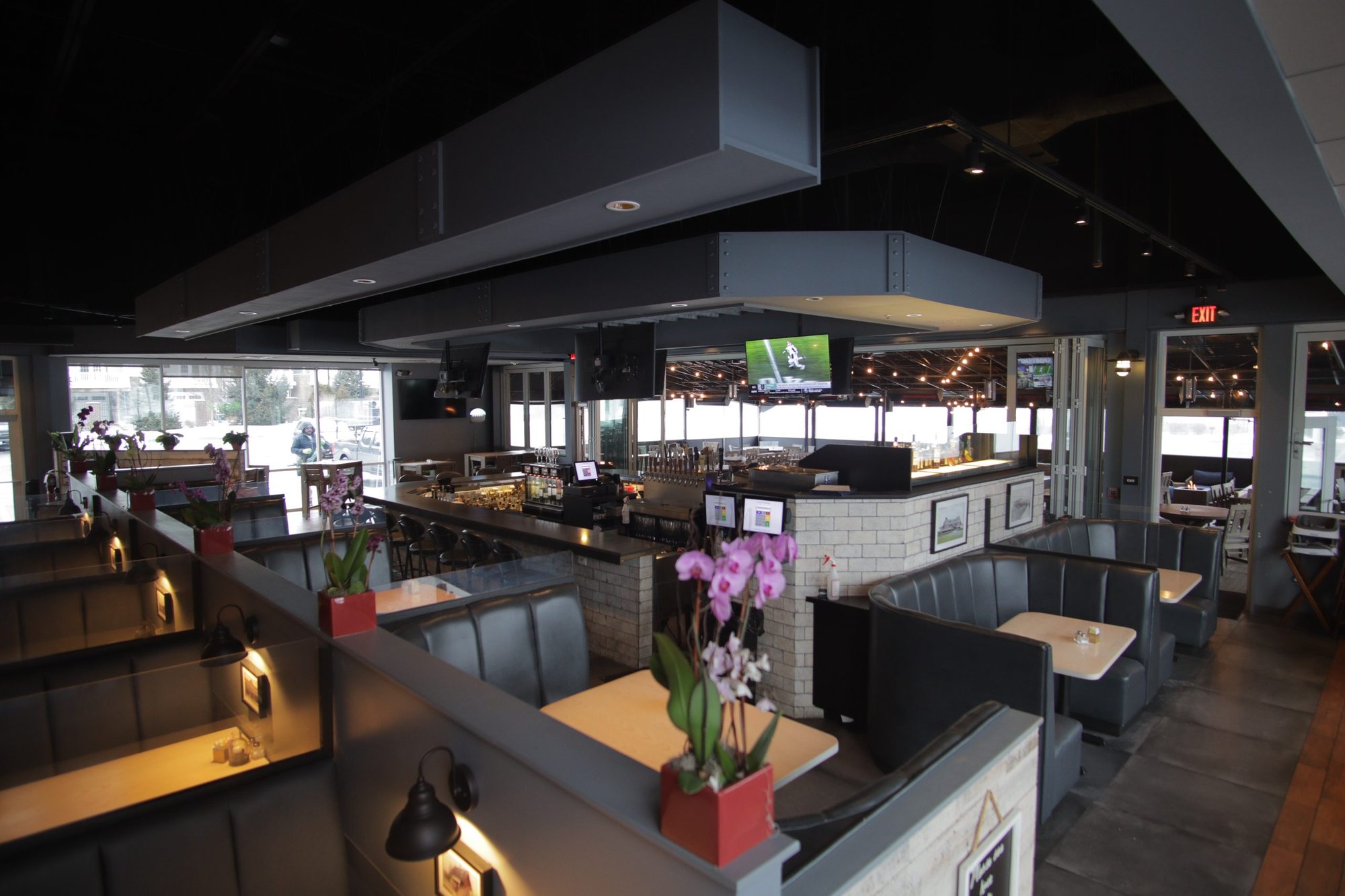 The Lot at Edgewater restaurant in Oakmont, United States