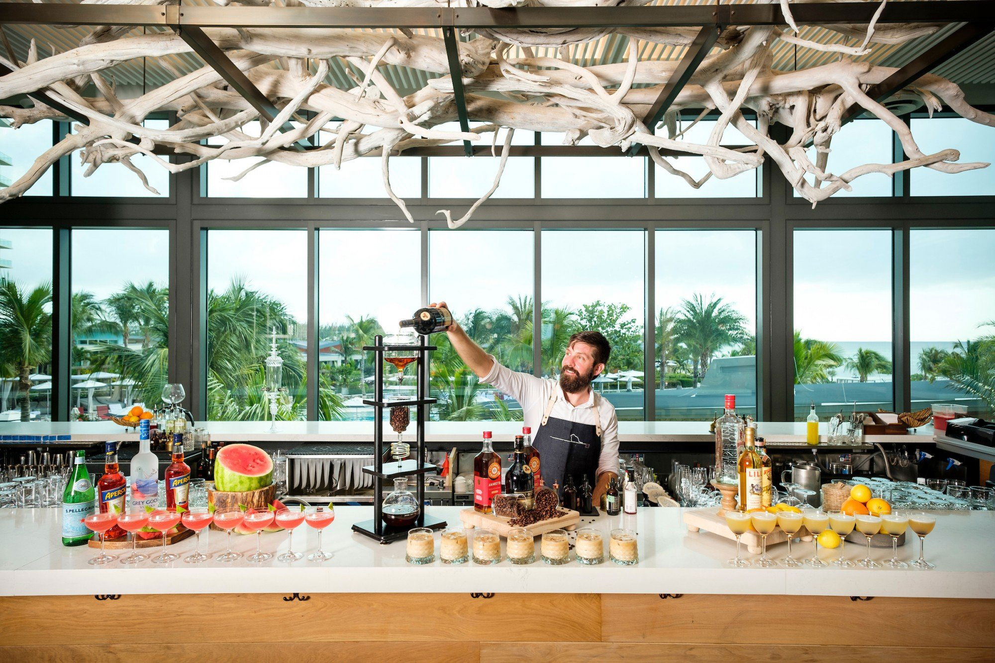 Ave, Restaurant in Seven Mile Beach