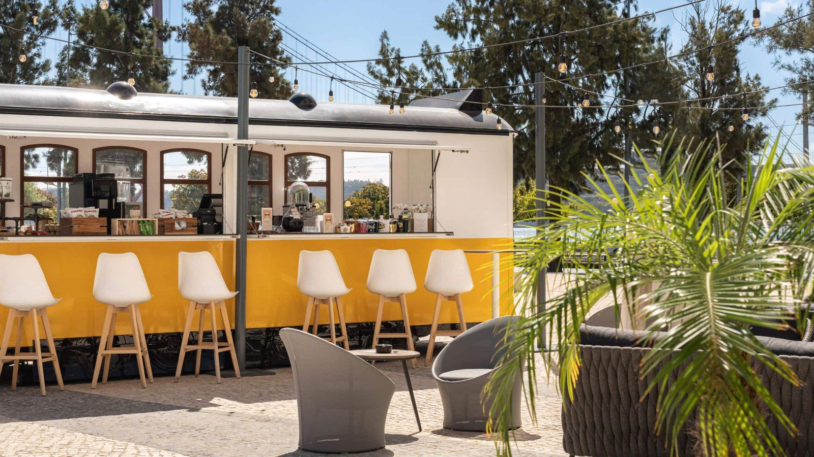 Yellow Tram, Restaurant in Lisbon