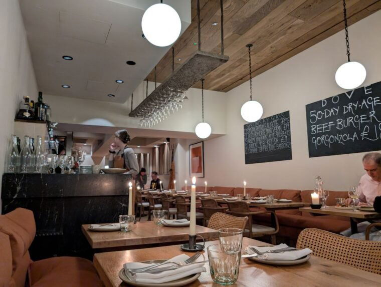 Dove, Restaurant in London