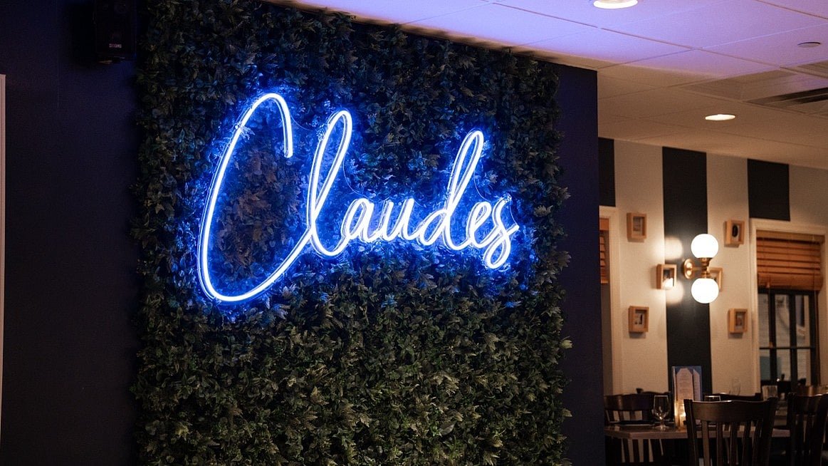 Claude's Restaurant restaurant in Southampton, United States