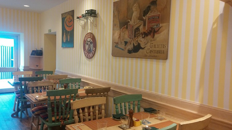 Yellow Brick Road, Restaurant in Delhi