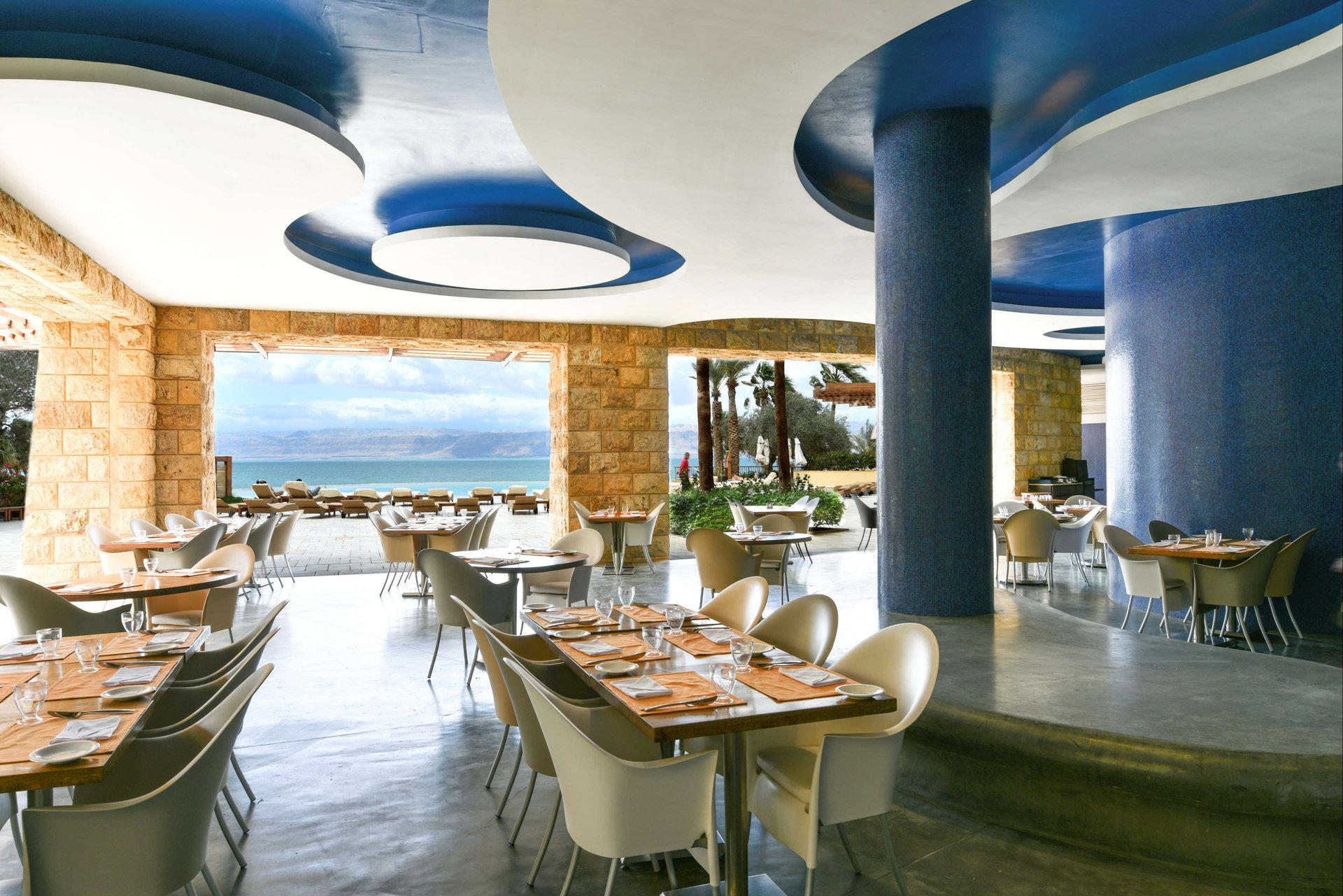 Akkad Pool and Grill restaurant in Amman