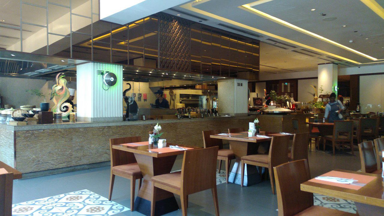 FLOW restaurant in Colombo