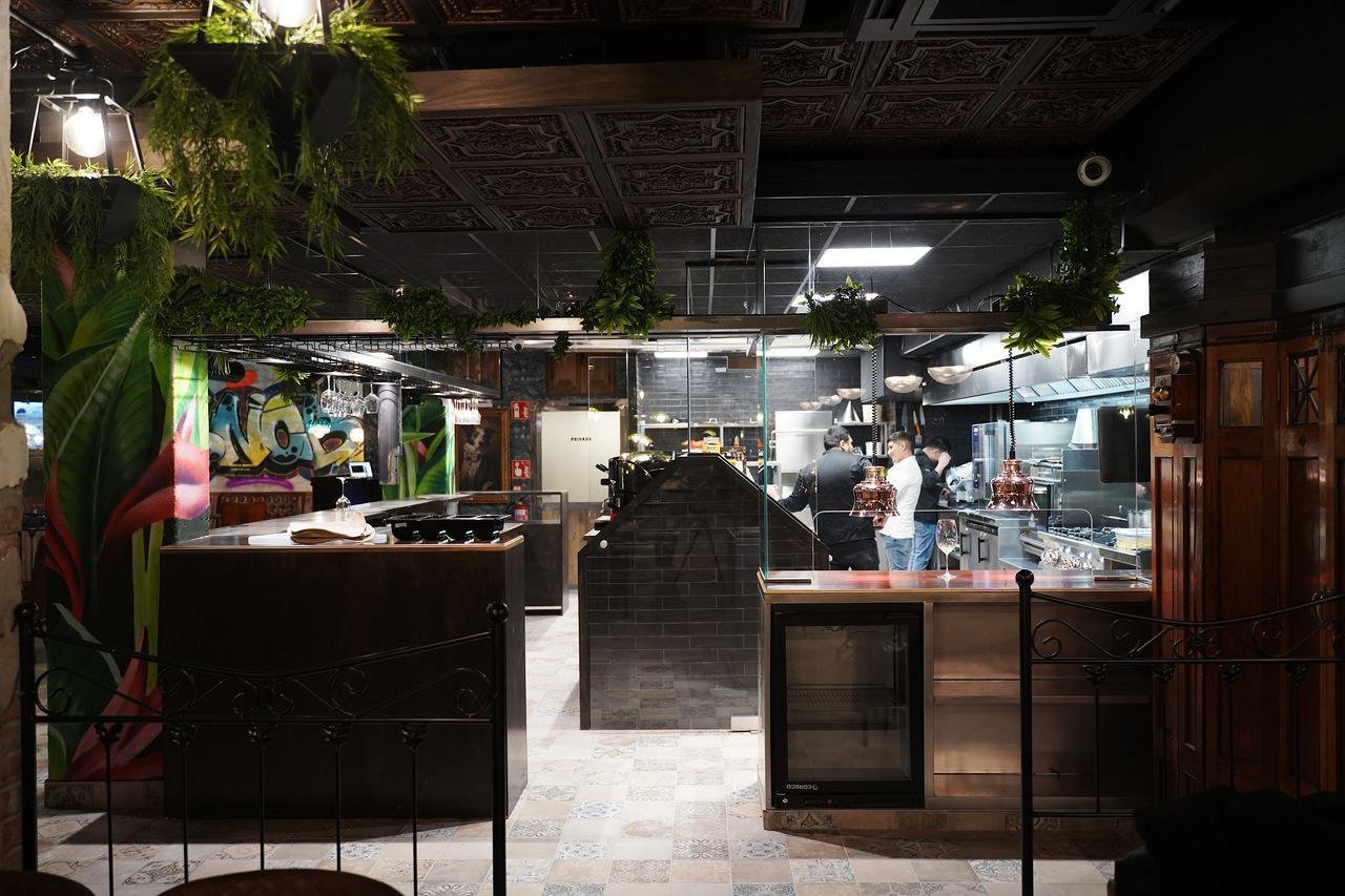 Snob Cocktail&Food, Restaurant in Pamplona