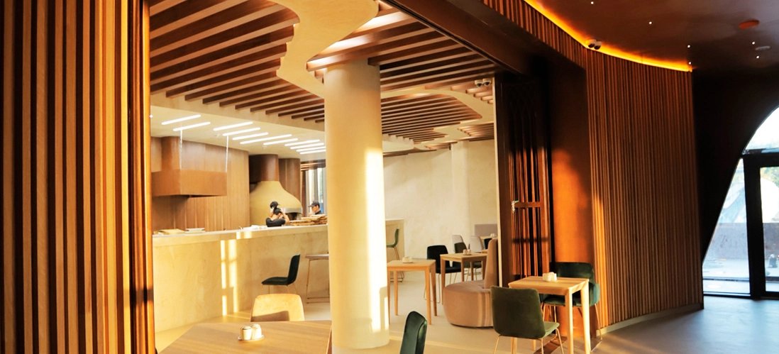 The Veil Café, Restaurant in Astana