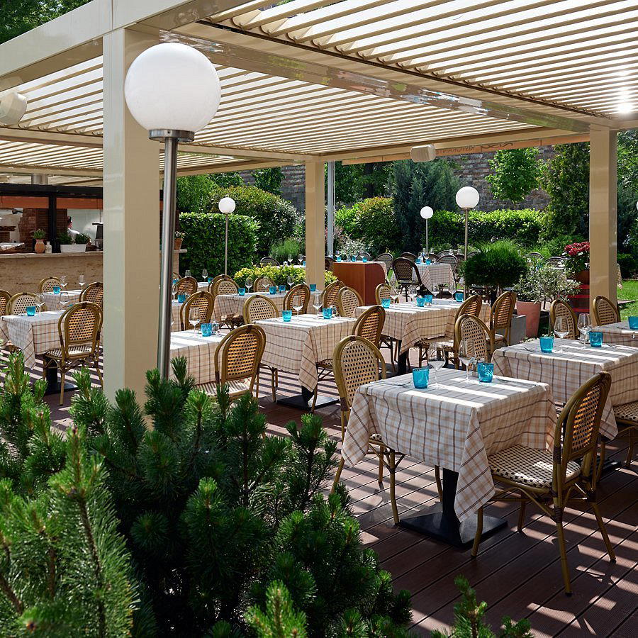 Riso Ristorante & Terrace restaurant in Budapest, Hungary