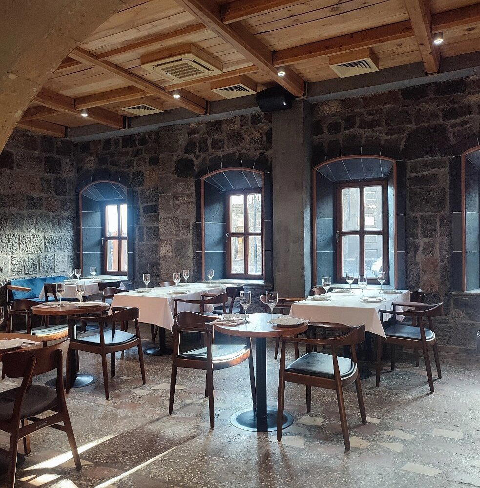 Poloz Mukuch restaurant in Gyumri, Armenia