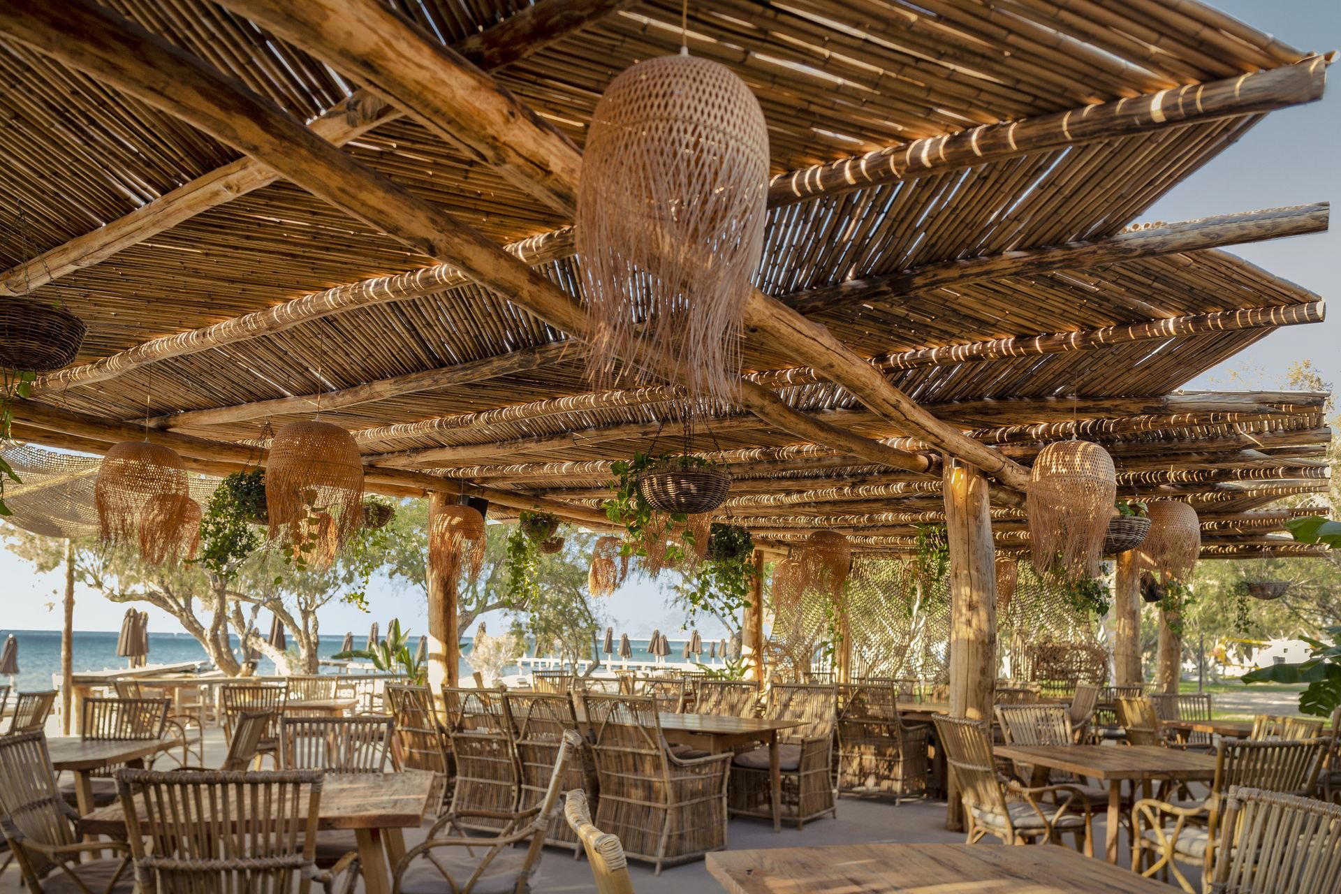 Asterias Seaside Experience restaurant in Samos