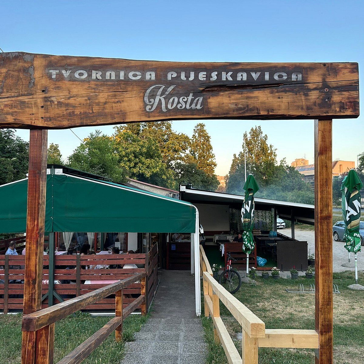 Tvornica Pljeskavica Kosta, Restaurant in Zagreb