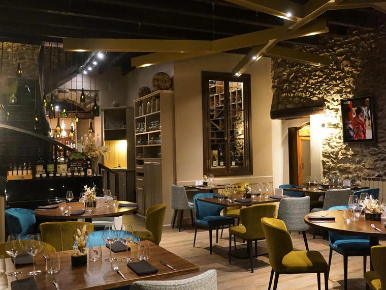 Restaurant le Tournesol en ARDECHE, Tournon-sur-Rhône, France