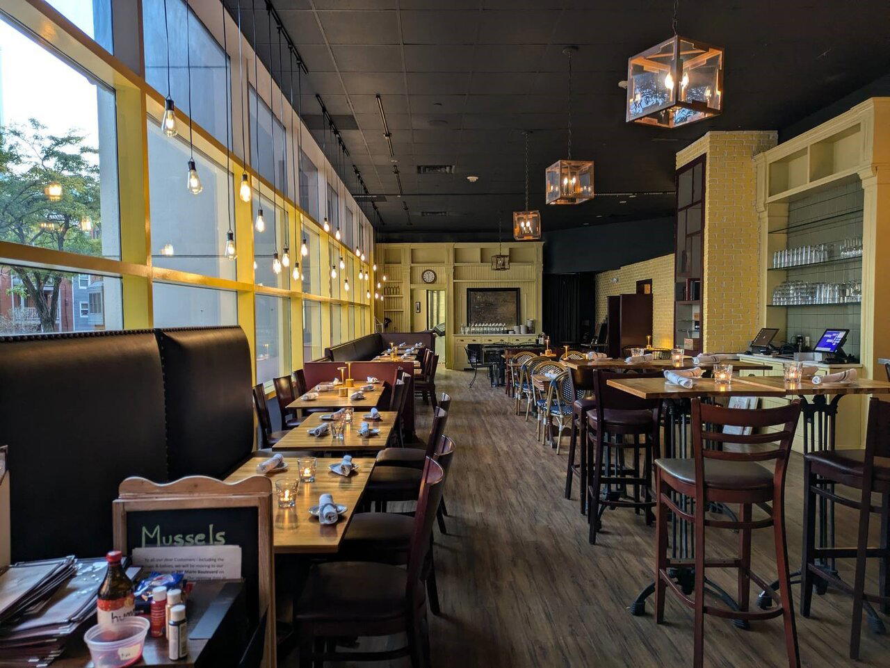 Bistro La Source restaurant in Jersey City, United States