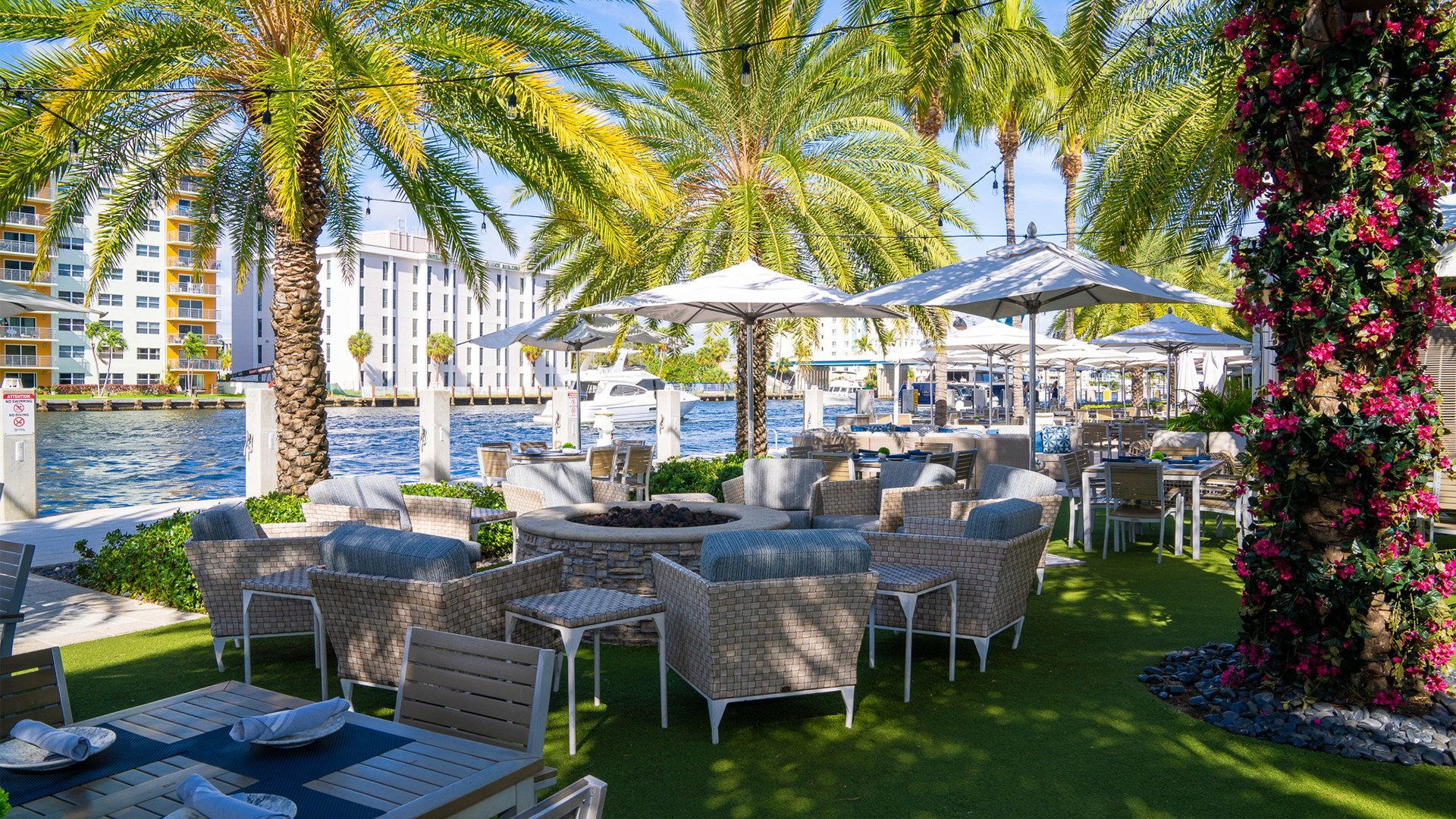 Shooters Waterfront restaurant in Fort Lauderdale, United States