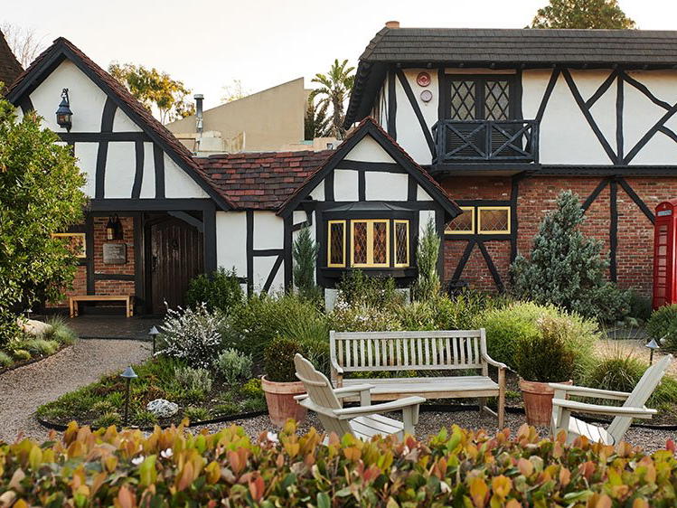 Tam o Shanter, Los Angeles, United States