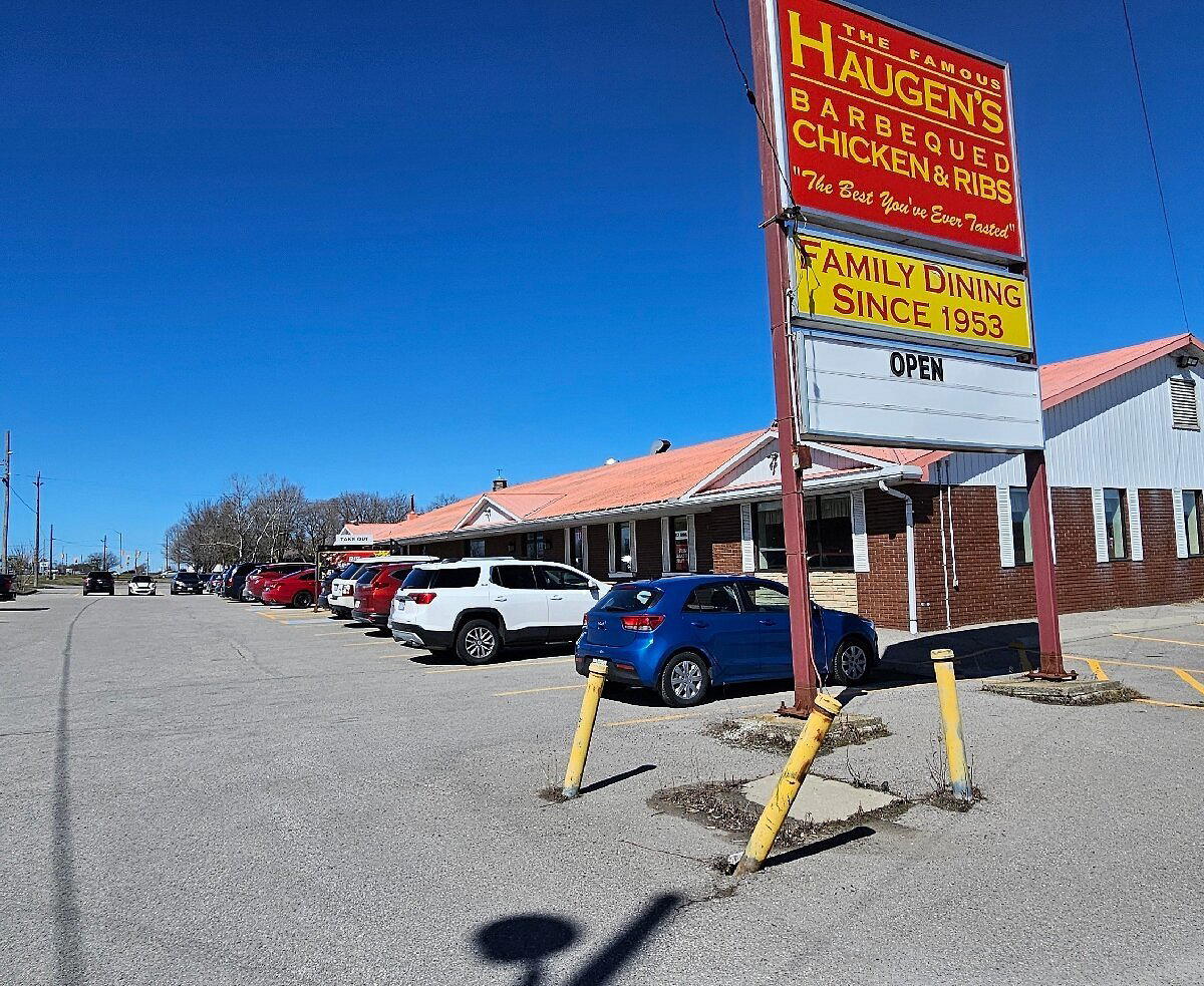 Haugen's Chicken & Ribs Barbeque, Scugog, Canada