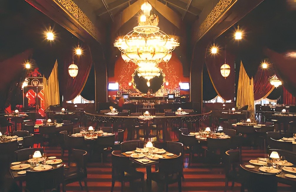 Romanov, Restaurant in Studio City