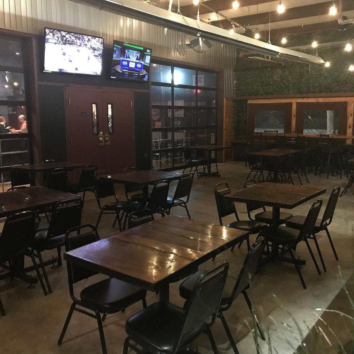 Maple Landing restaurant in Dallas, United States