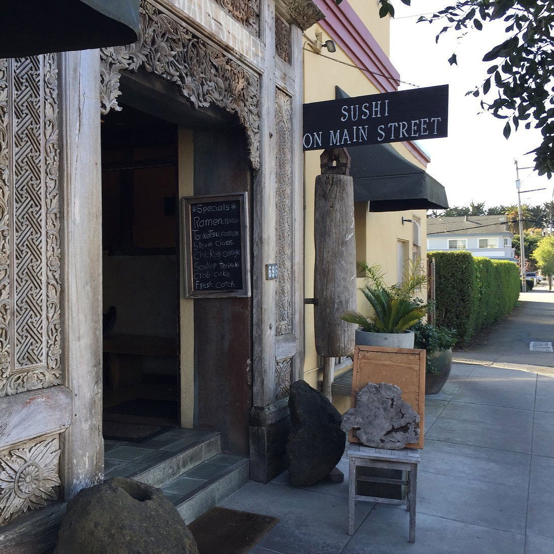Sushi On Main Street, Restaurant in Half Moon Bay