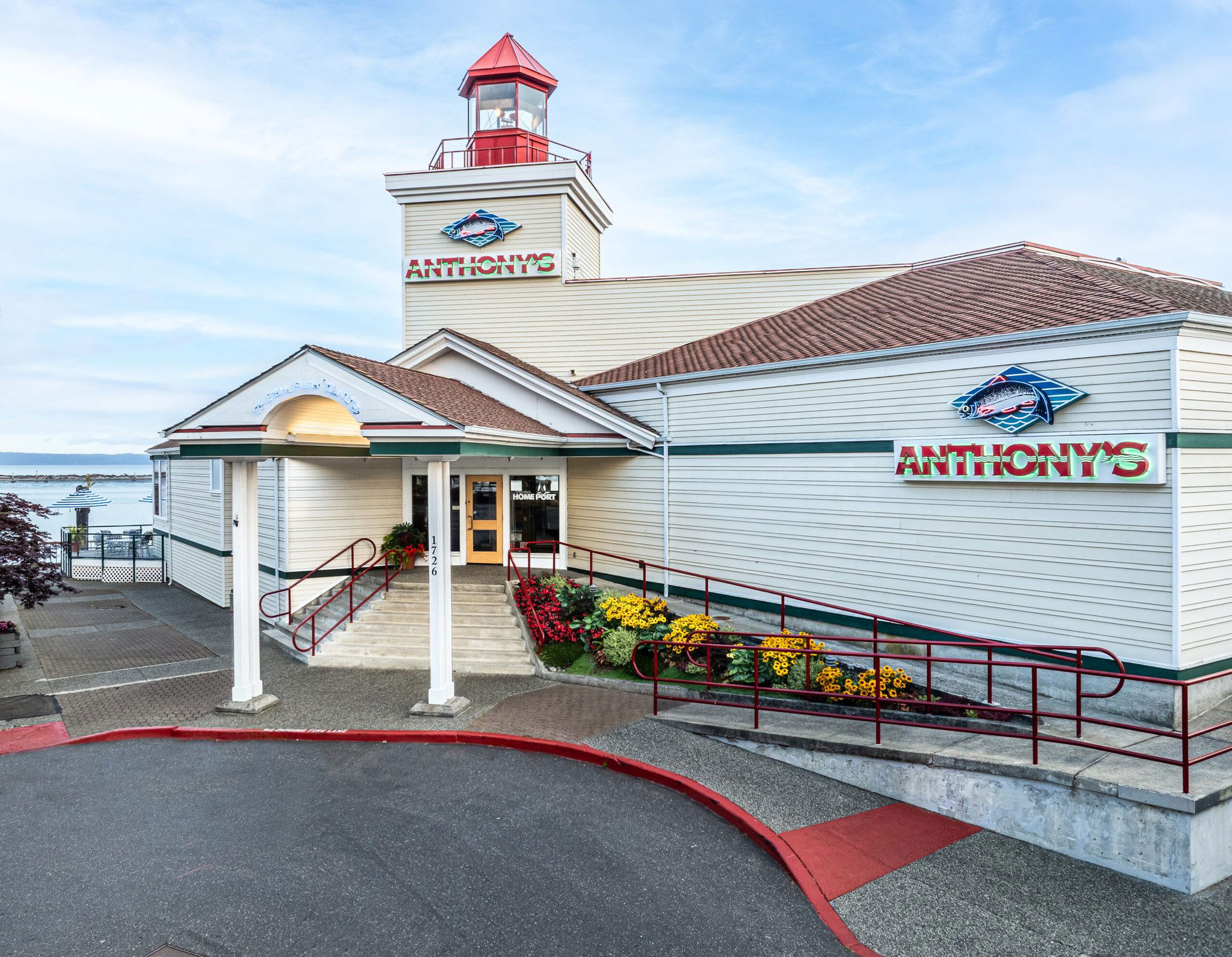 Anthonys HomePort Everett, Restaurant in Everett
