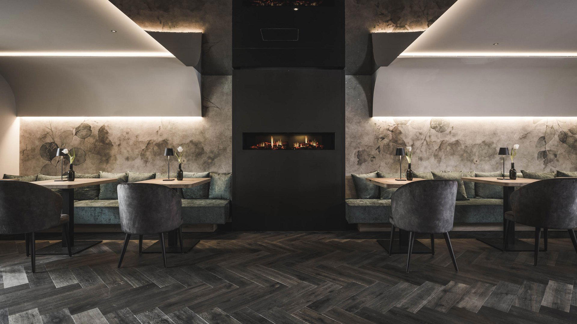 SomVita Suites restaurant in Tirol, Italy