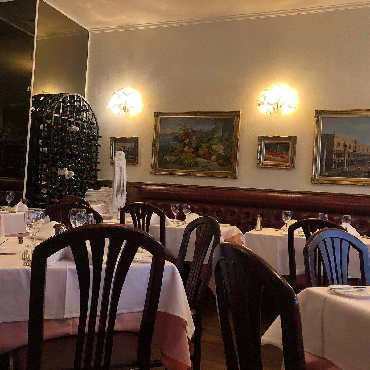 Da Tommaso restaurant in New York City, United States