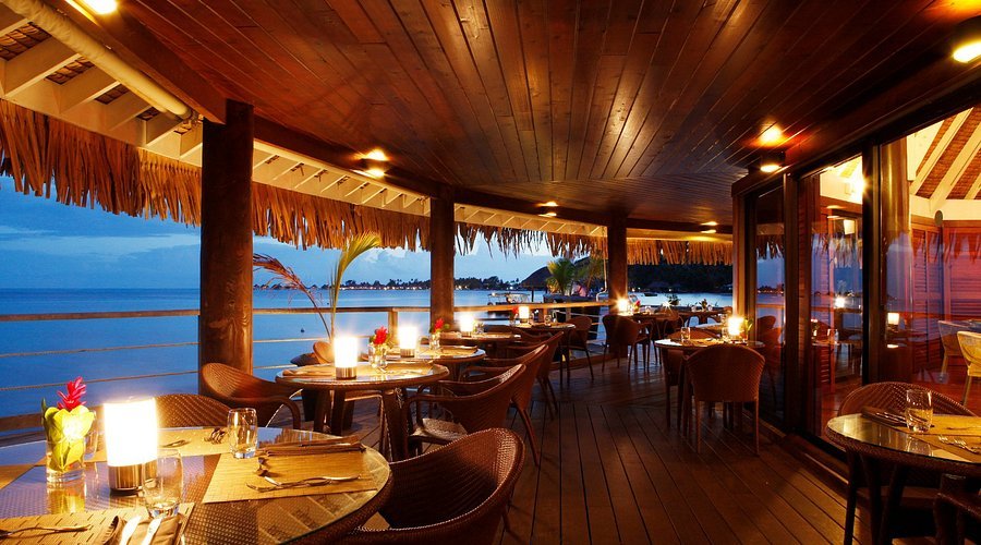 Latitude 16, Restaurant in Vaitape