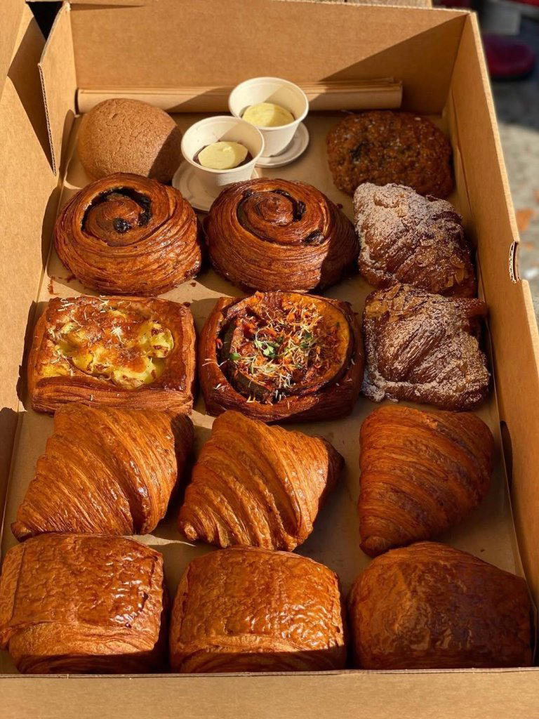 Petit Grain Boulangerie restaurant in Santa Monica