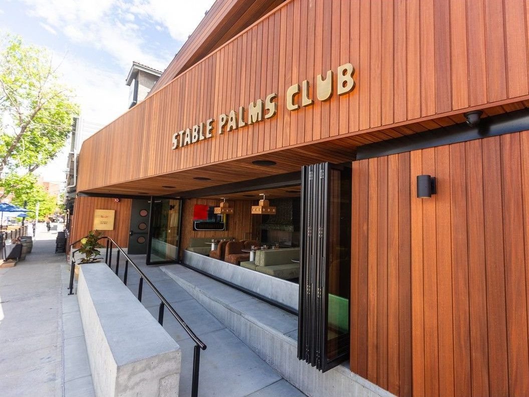 Stable Palms Club, Restaurant in Calgary