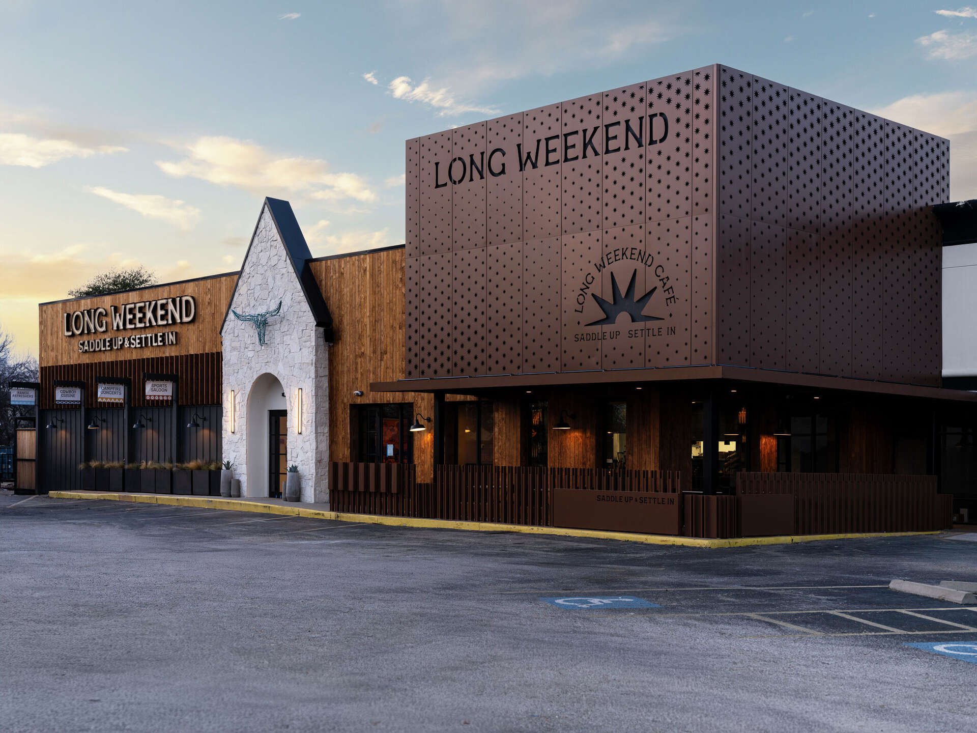 Long Weekend restaurant in Houston, United States