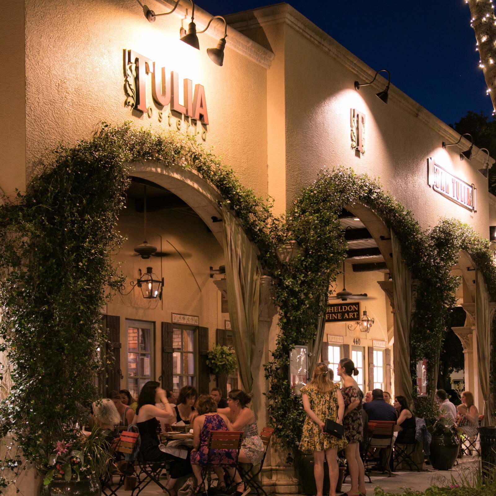 Osteria Tulia restaurant in Naples