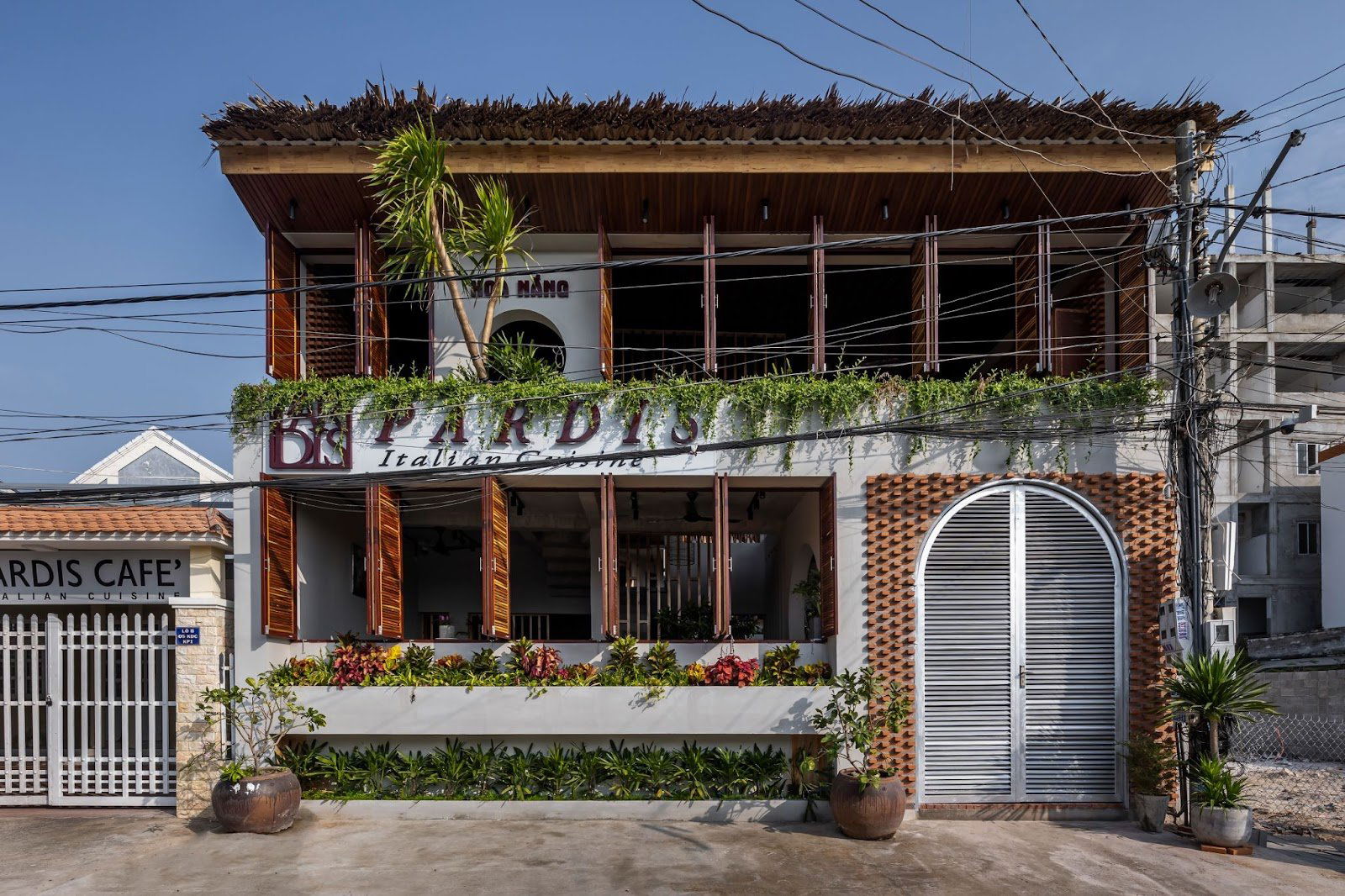 Pardis Restaurant, Restaurant in Phan Thiao T