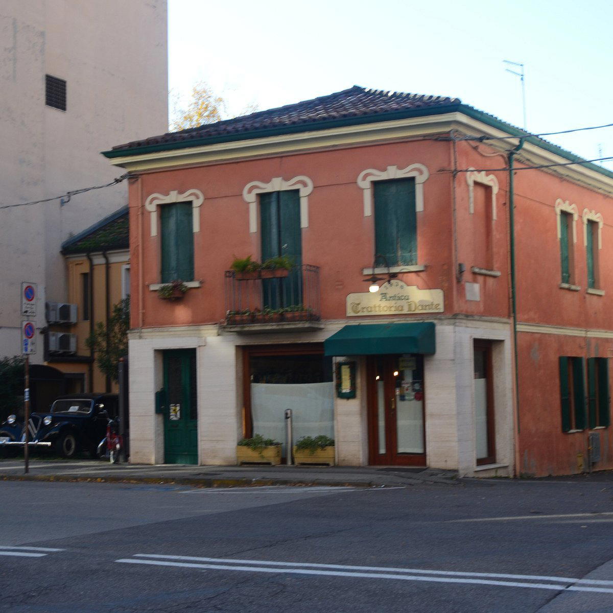 Tavernetta Dante 1936 restaurant in Rovigo, Italy