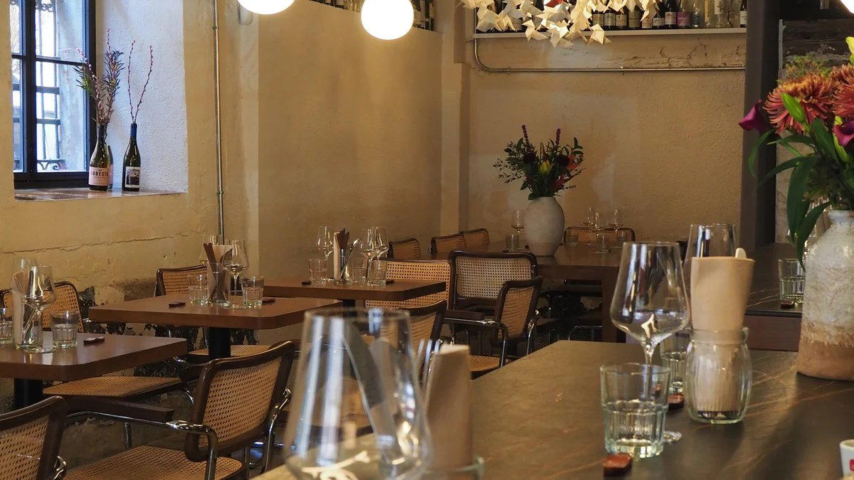 4Amb5 Mujades restaurant in Barcelona, Spain