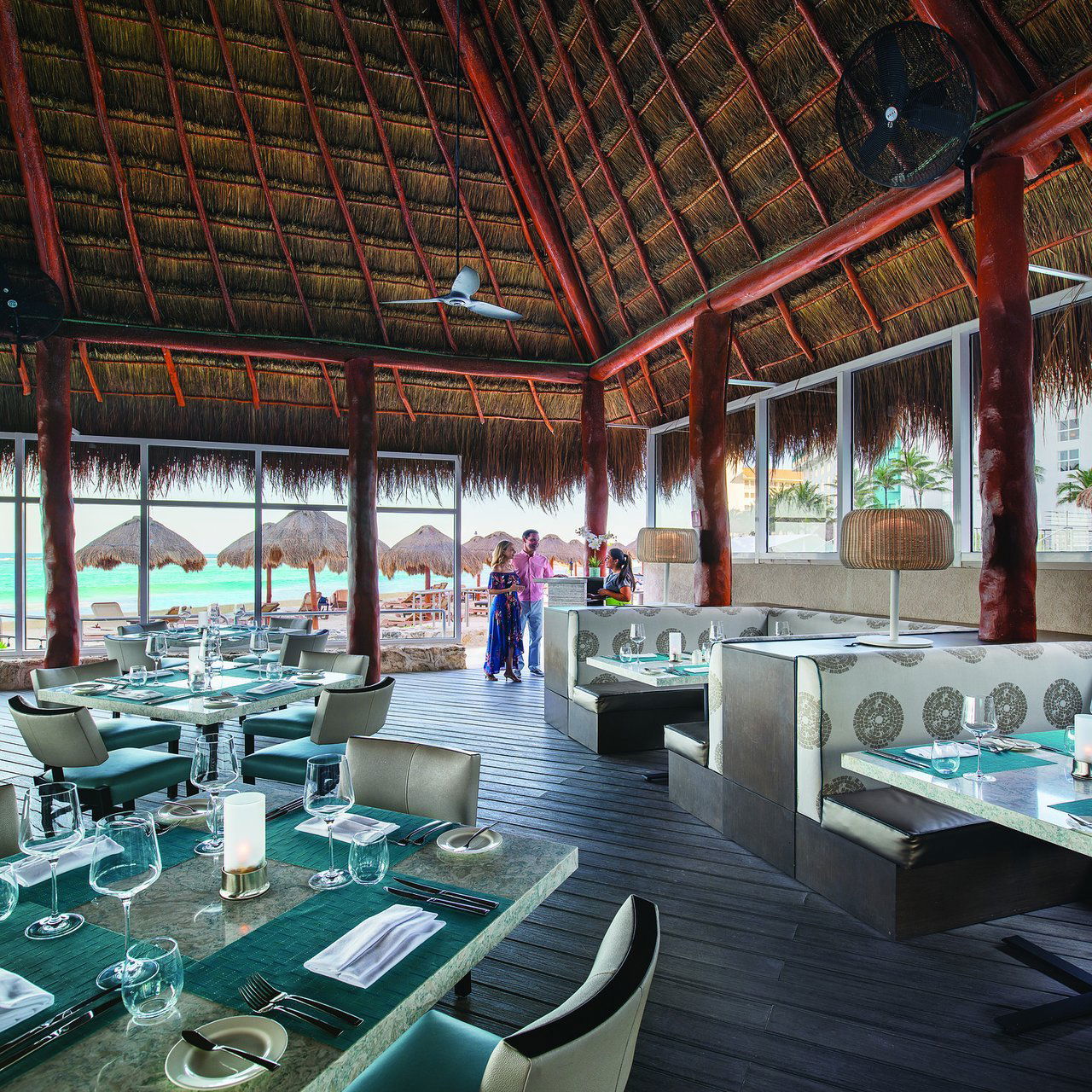 Sea & Stones, Restaurant in Cancún