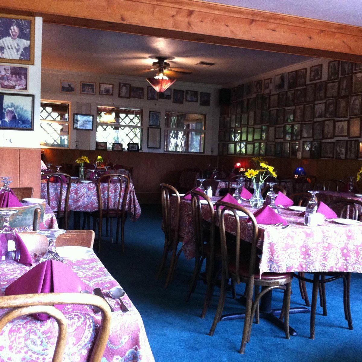 Arbor House Restaurant restaurant in Talent