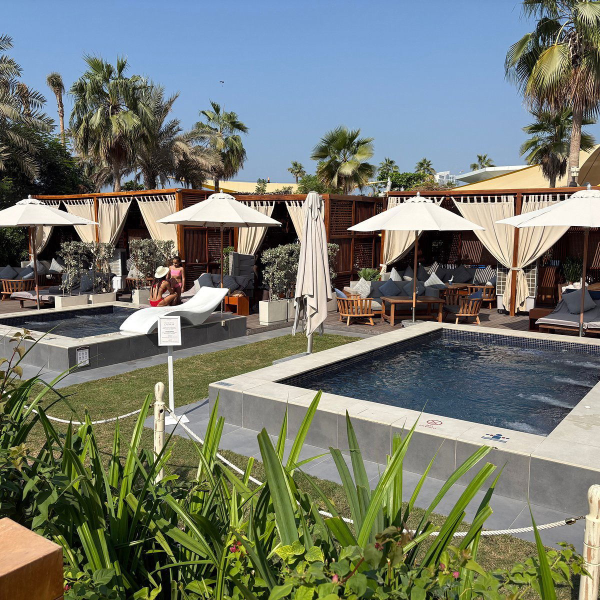 Azure Beach, Restaurant in Dubai