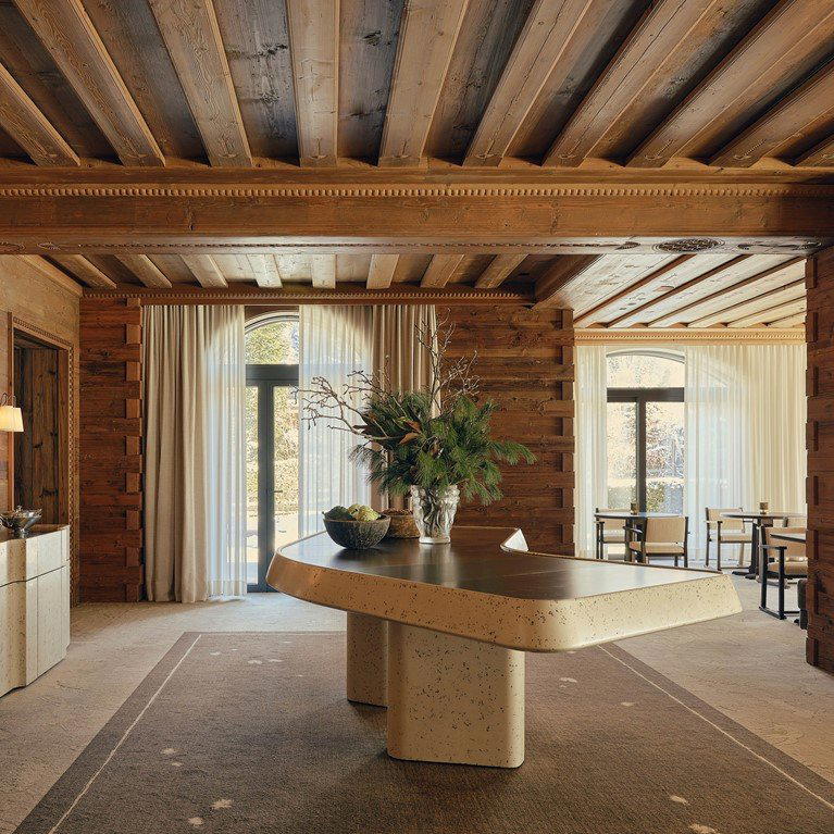 Sommet - Hôtel The Alpina restaurant in Gstaad