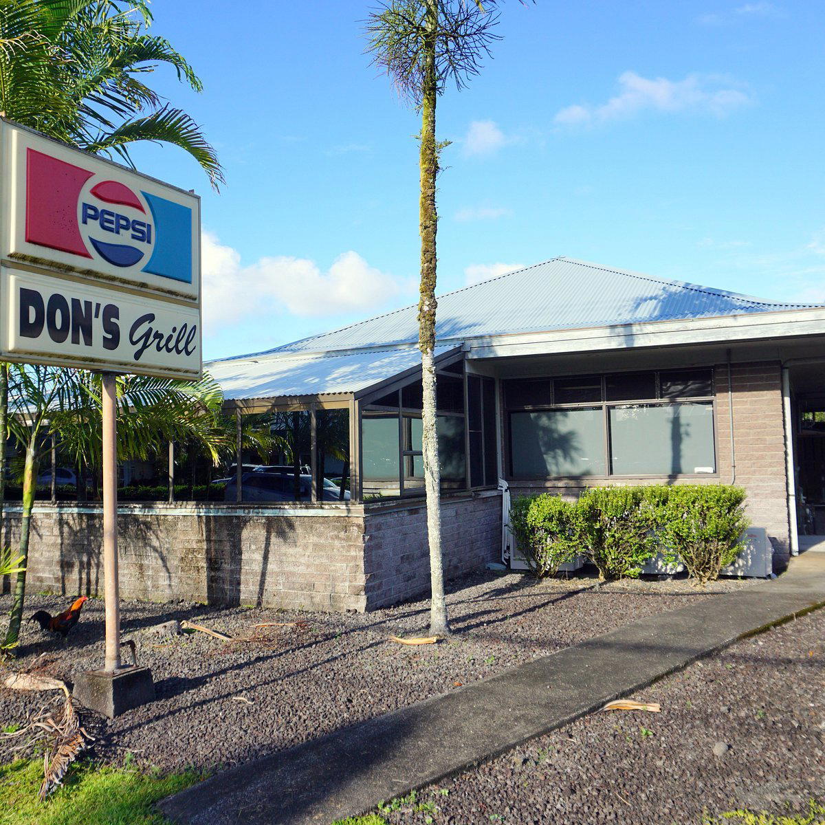 Don's Grill restaurant in Hilo