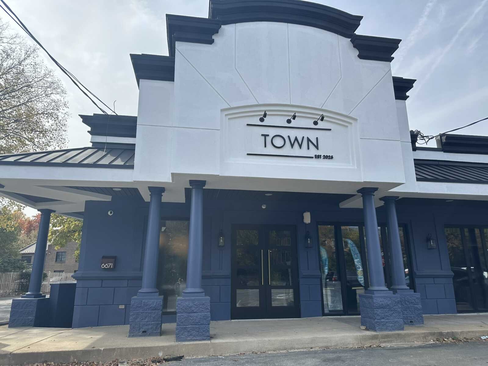 Town restaurant in McLean, United States