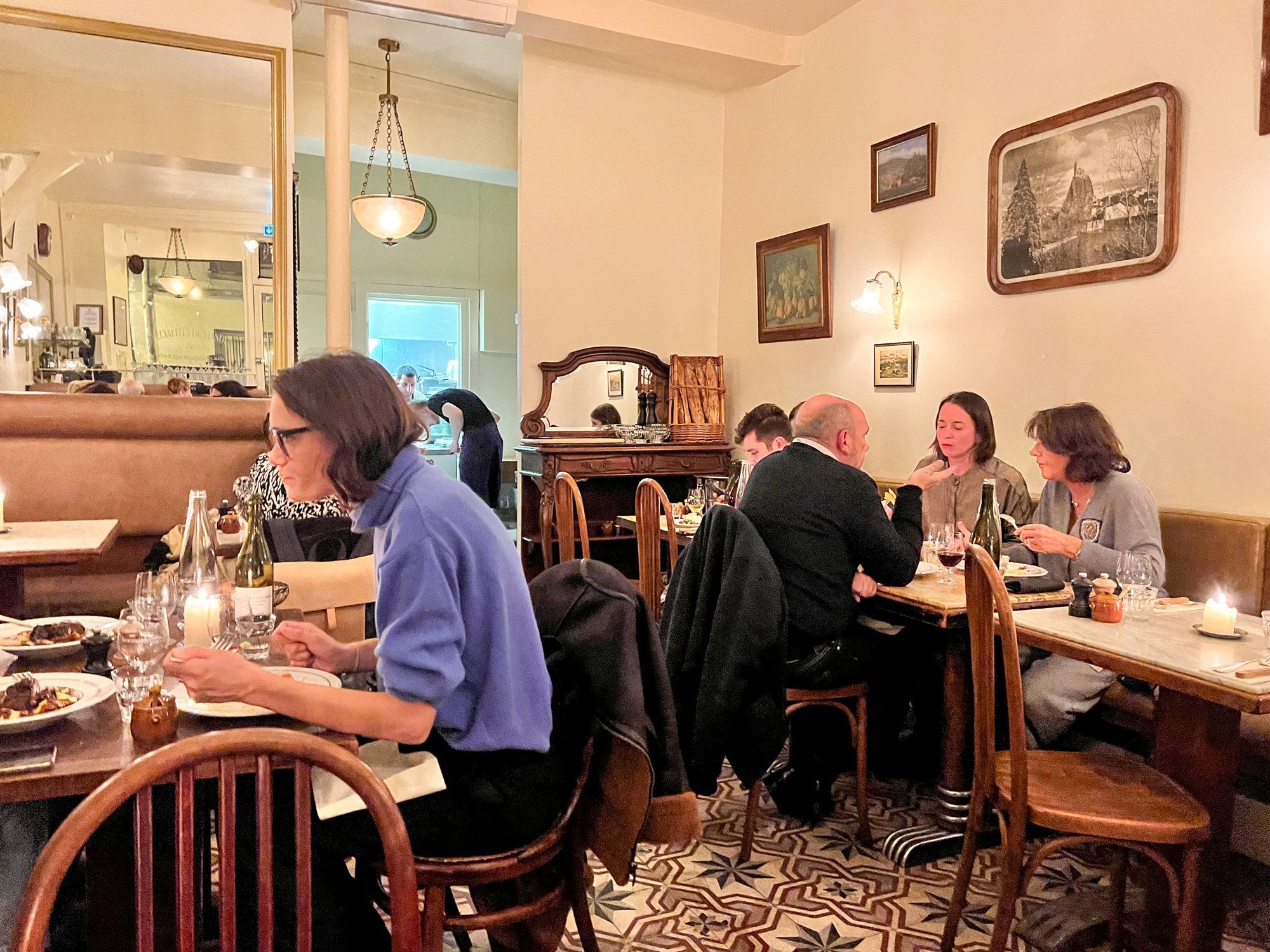 Bistrot Des Tournelles restaurant in Paris, France