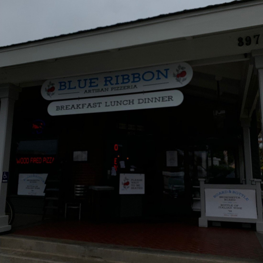 Blue Ribbon Artisan Pizzeria, Restaurant in Encinitas