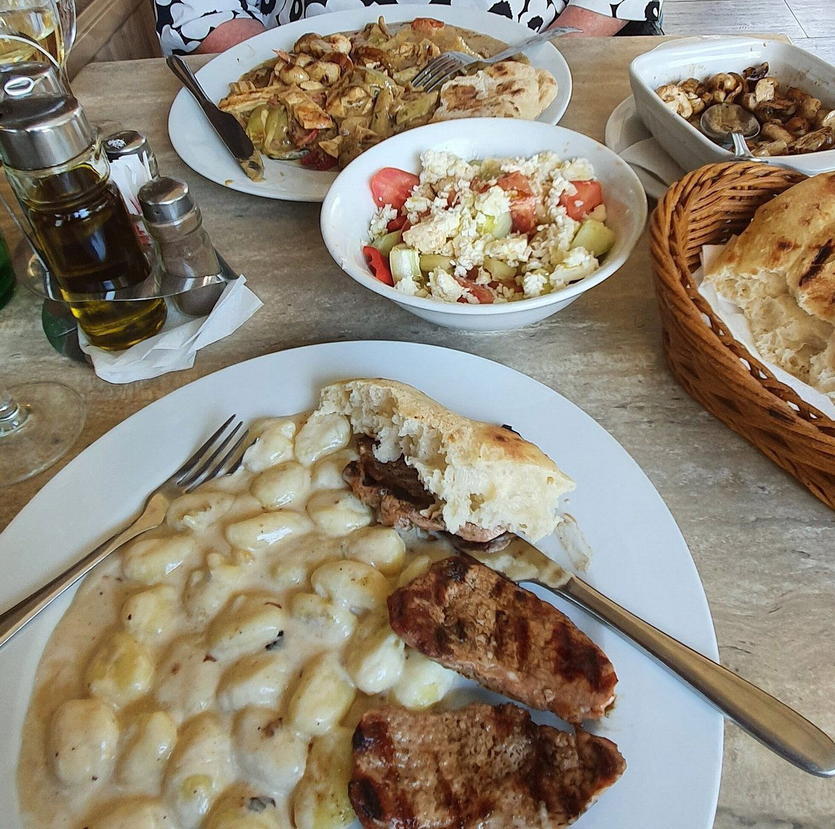 Grill Žar, Restaurant in Zagreb