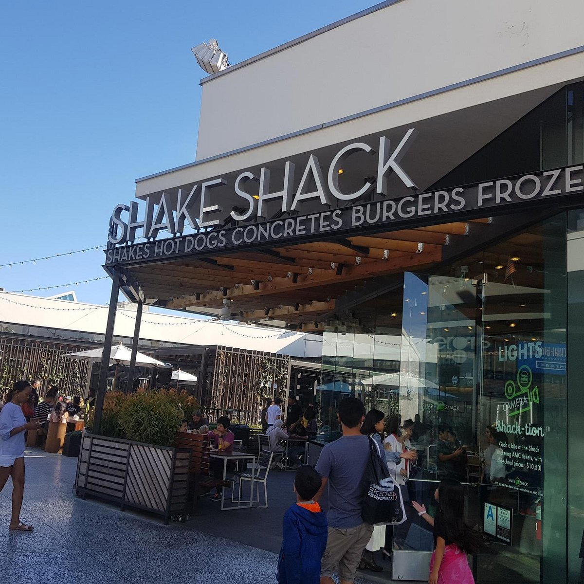 Shake Shack West Hollywood - Santa Monica & La Cienega restaurant in West Hollywood, United States